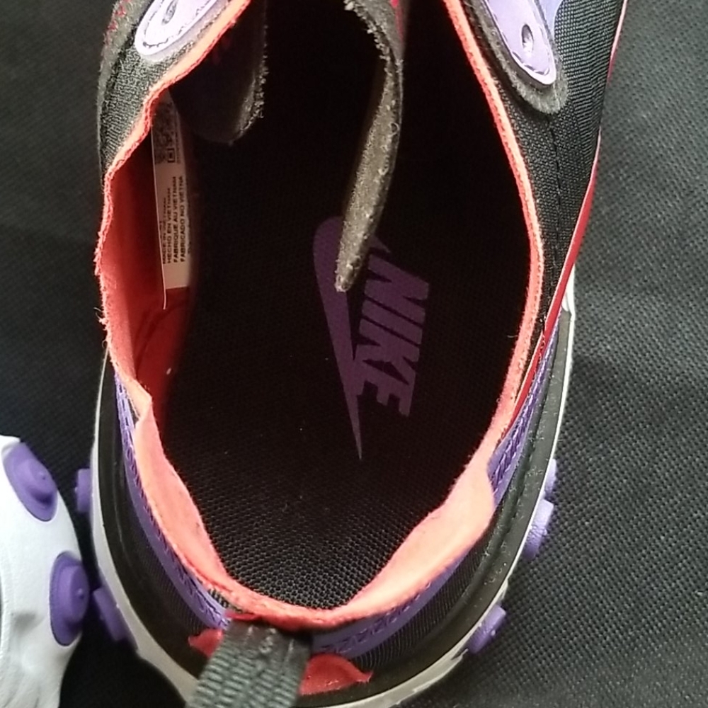 Nike React Running Shoe - image 5